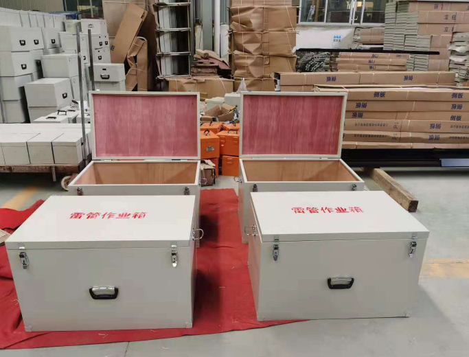 丹东放炮线和雷管炸药在矿山作业时如何存放?