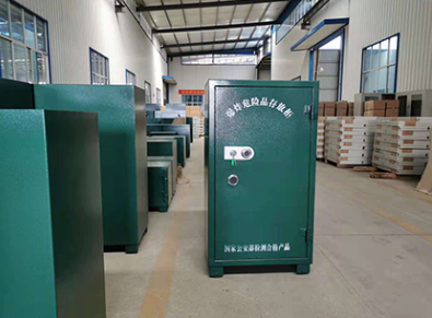 丹东炸药柜一般是什么材质的容易生锈吗?