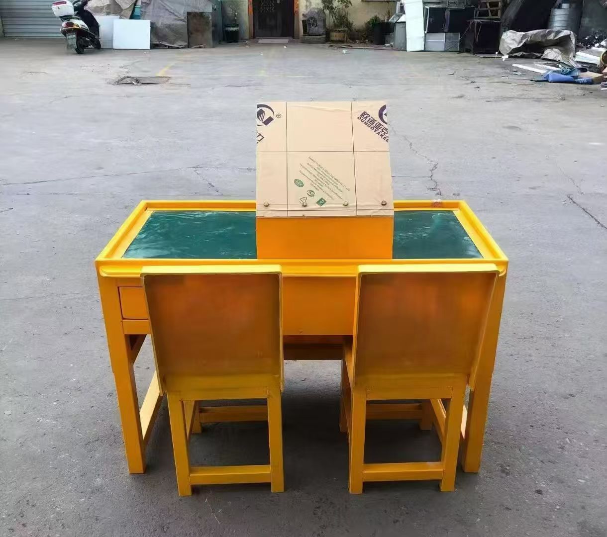 丹东防静电导通桌井下煤矿火工品发放桌：危险品流转的安全守护者